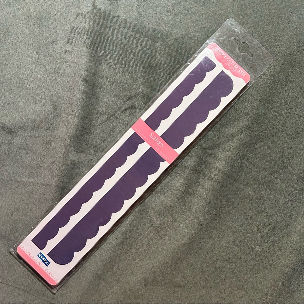 Quickutz 12” border dies - SCALLOPS